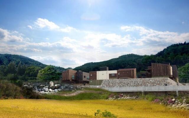 Gyeongju Monopoly Pension (Swimming Pool, Jet Spa)