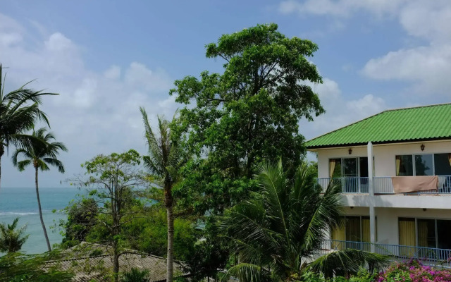 Thaniza Beachfront Resort