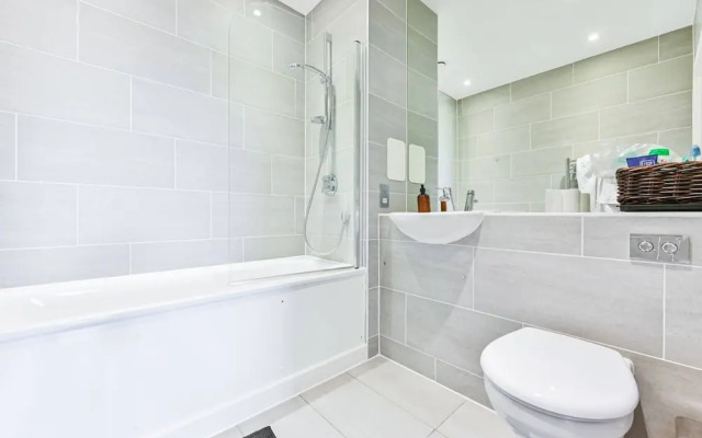 2-bed Apartment Only 15 Mins From Central London
