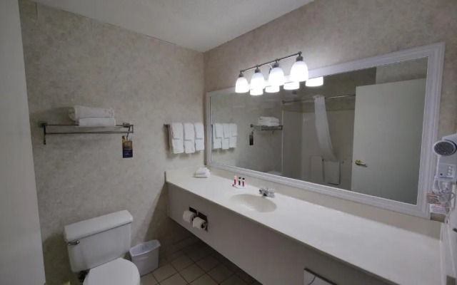 Norwood Inn and Suites