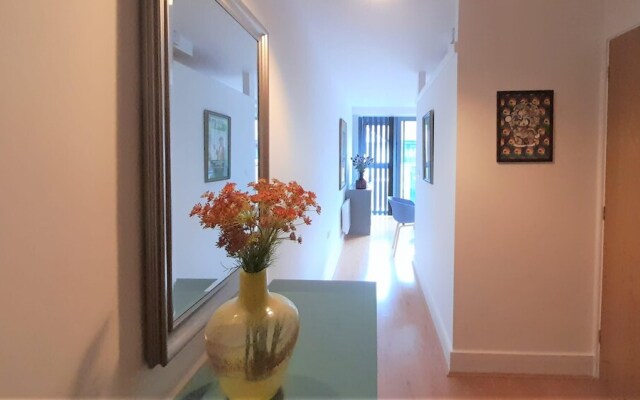 Sleek 1 Bed Apartment - Birmingham