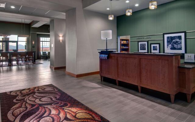Hampton Inn and Suites Astoria