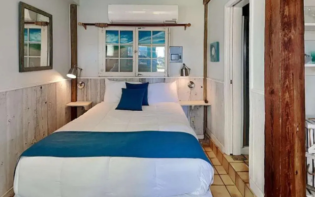 Bj's Beach House