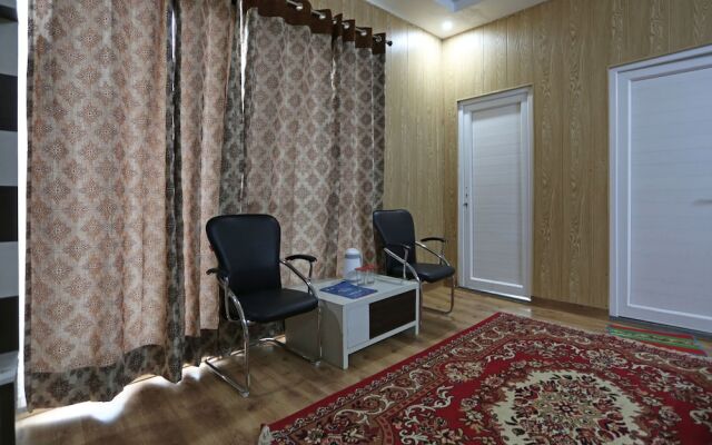 OYO 7024 Hotel Vakratunda
