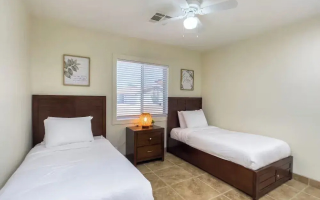 Chandler oasis with pool & hot tub