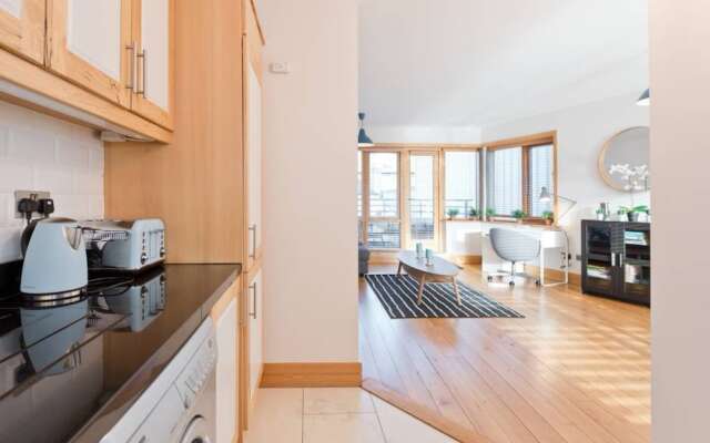 2 Bedroom City Centre Apartment With Patio