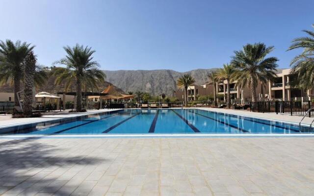 ONE Elegant Apartment in Muscat Bay 02