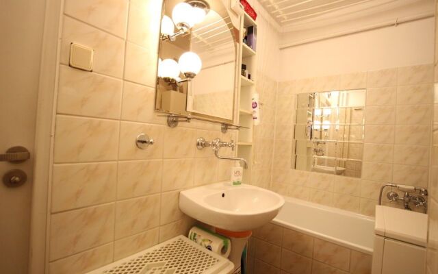 Rainbow Apartments 5