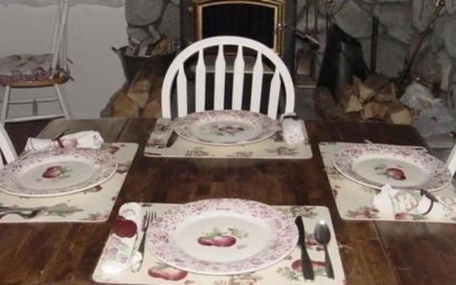 Apple Blossom Inn