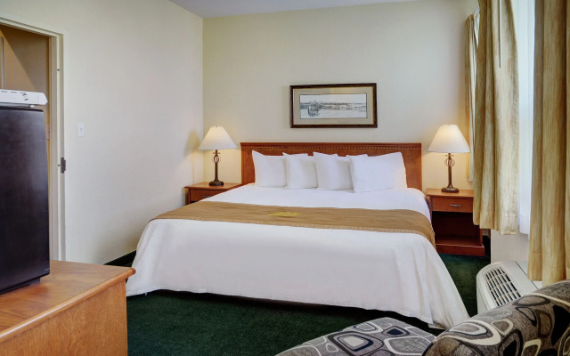 Lakeview Inns & Suites - Okotoks