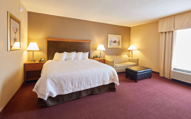 Hampton Inn Massillon