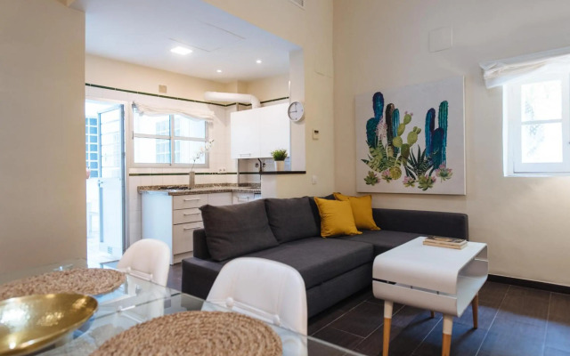 Cozy Apartment in House-Palace with Private Patio