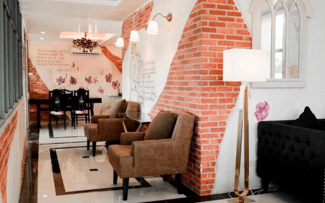 Roomquest Sukhumvit 107