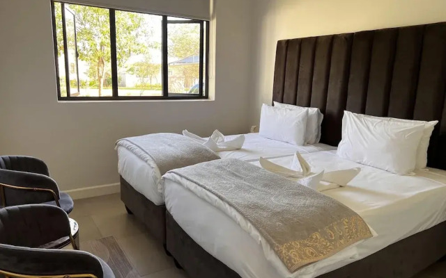 Victoria Falls Estate Villa - 2274