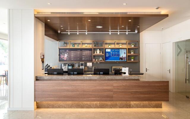 Hanting Premium Hotel Shanghai Fengxian Sports Center