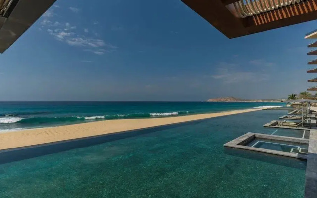 2BD Oceanfront Presidential Suite SCabo