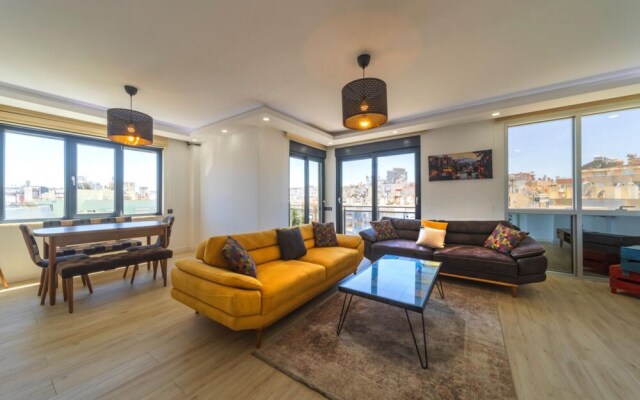 Lovely Duplex Flat Near Beach in Muratpasa