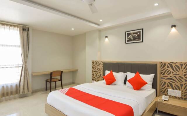 OYO Flagship 19307 Hotel Season Choice