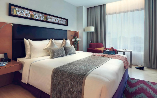 Mercure Hyderabad KCP Hotel