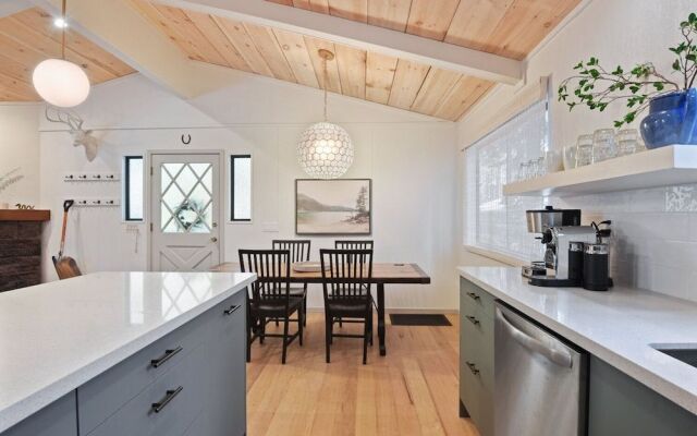 Pino Point Steps to Tahoe Beaches