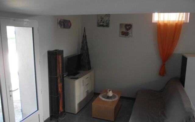 House With 2 Bedrooms in Lescure-d'albigeois, With Furnished Terrace a