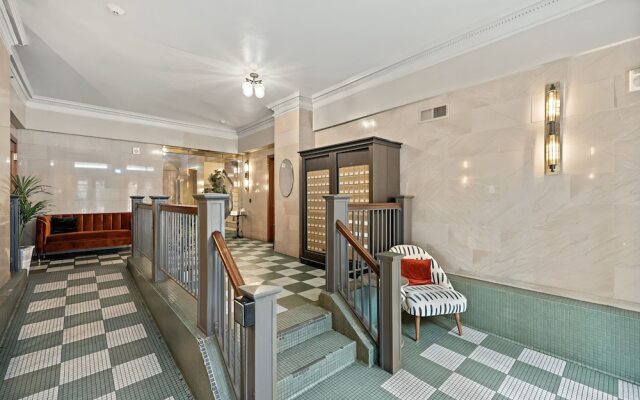 The Maverick, powered by Placemakr - River Walk