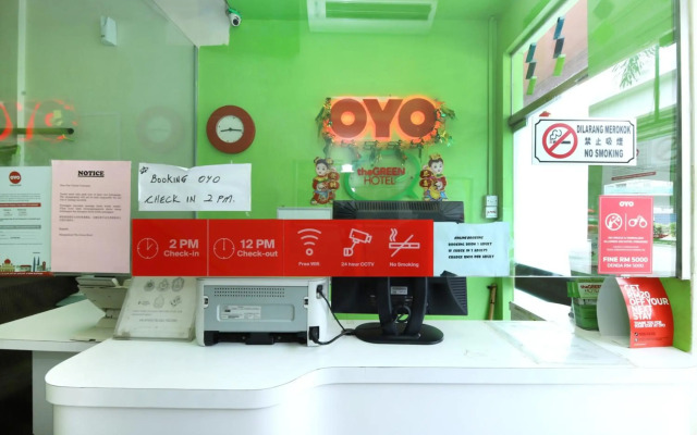 OYO 479 The Green Hotel