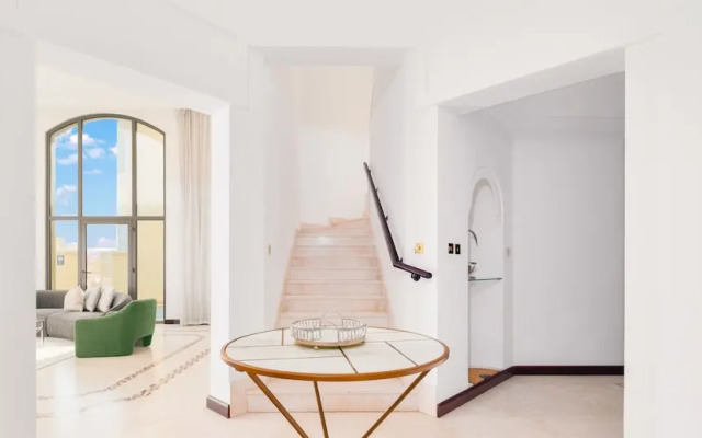 LUX Holiday Home - Frond E 1