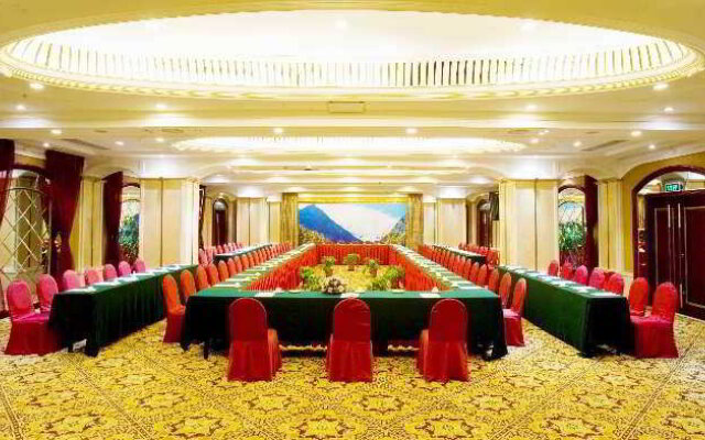 Yinhe Dynasty Hotel