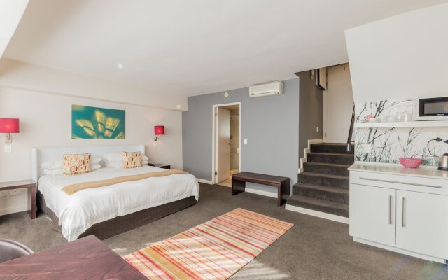 Adderley Hotel