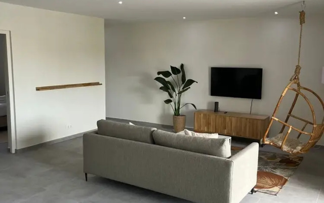 No5 Mambo Apartment