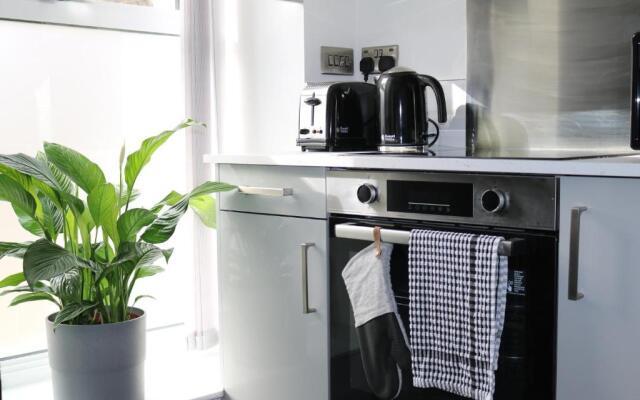 1 George House, Wolverhampton - Studio Apartment