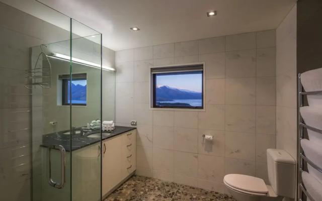 Majestic View Studio