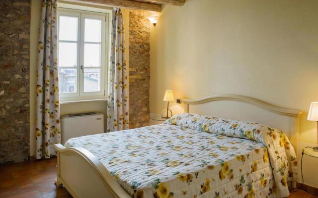 Holiday Home In Toscolano With Parking Space