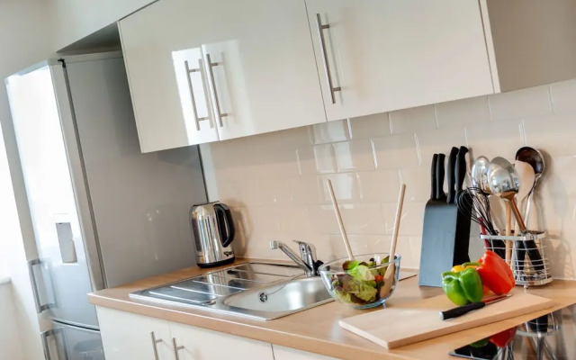Base Serviced Apartments - The Docks