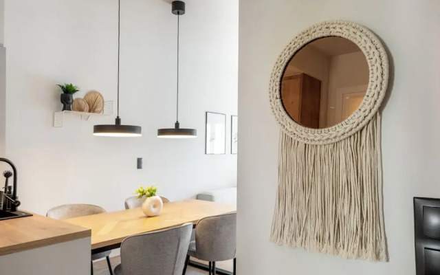 Bask - Chic 2 Bedroom Apt in Athens