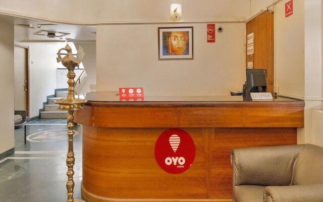 OYO 12020 Hotel Ratna Regency