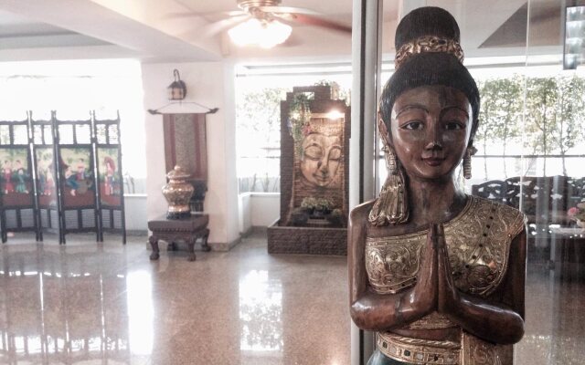 Galleria@subway MRT Huaikhwang