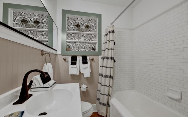 Walk 2 Main Hot Tub Putt-putt