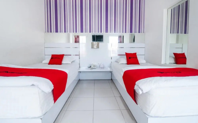 Elok Guest House By RedDoorz