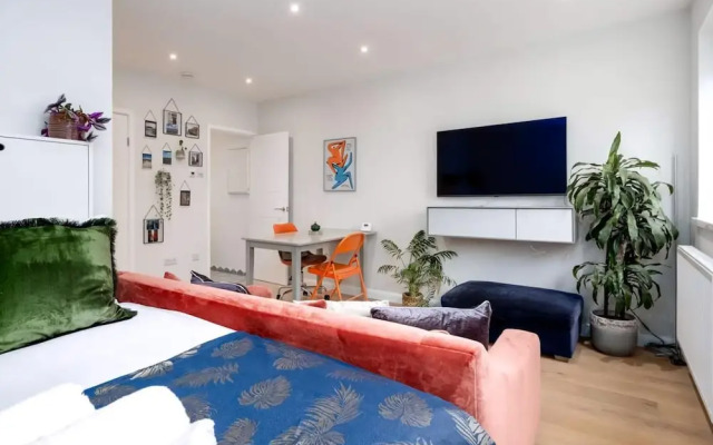 Stylish Brixton Hill Studio With Modern Charm