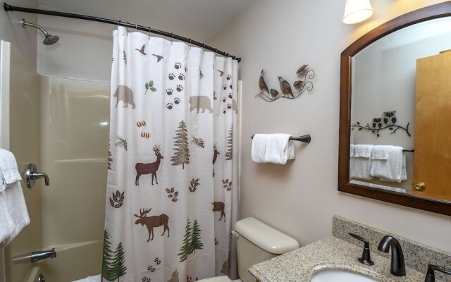 Bear Mountain Lodge 4 Bedroom House