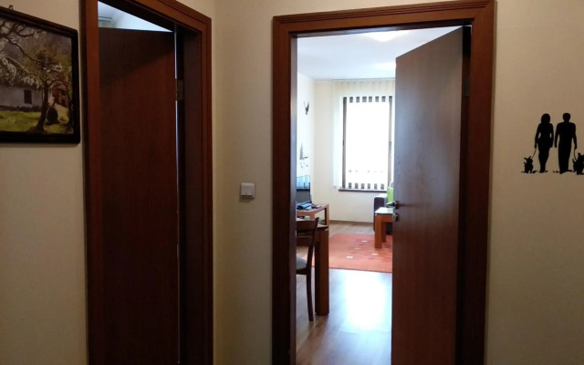 Pine Tree Apartment D34