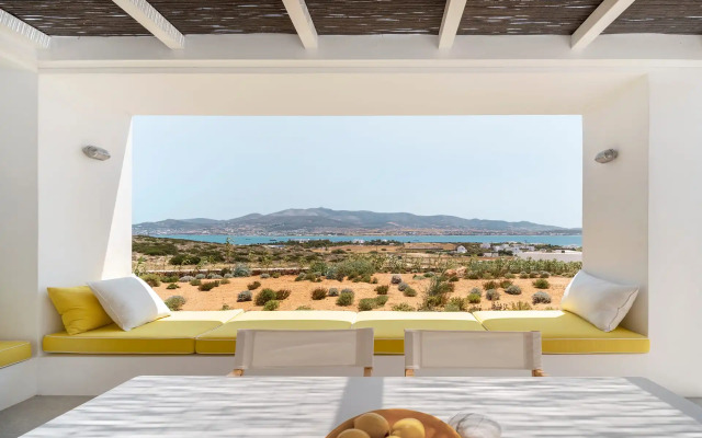 TWWO Antiparos