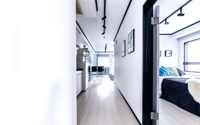 B1. PERFECT PLACE with LUX FLAT #SHINJUKU