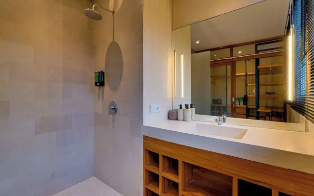 Stylish Canggu Apartment near Berawa Beach