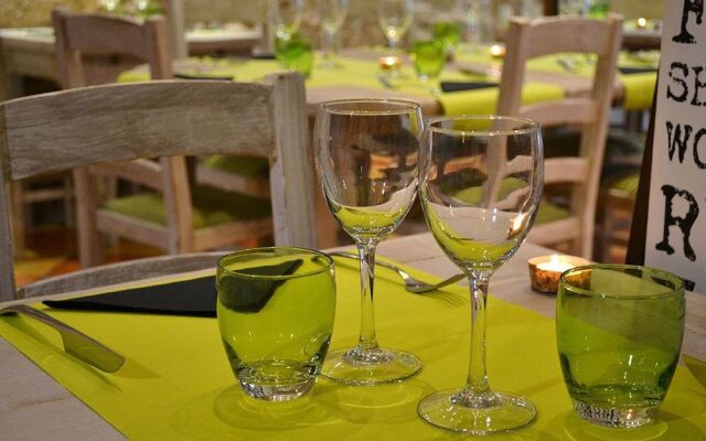 Les Feuilles dAcanthe