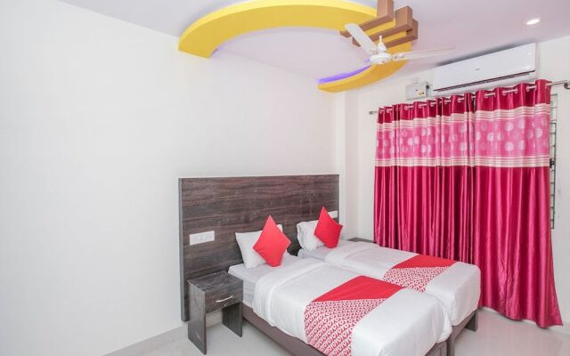 OYO 13594 Mathrushree Residency