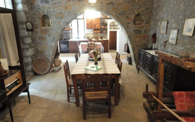 Zeus House Gaia