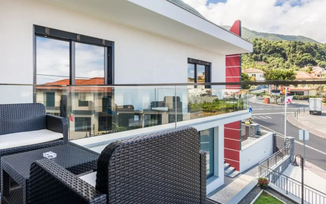 Enxurros House